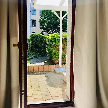 Mit Terrasse In Zwingernaehe - Hilger Dresden