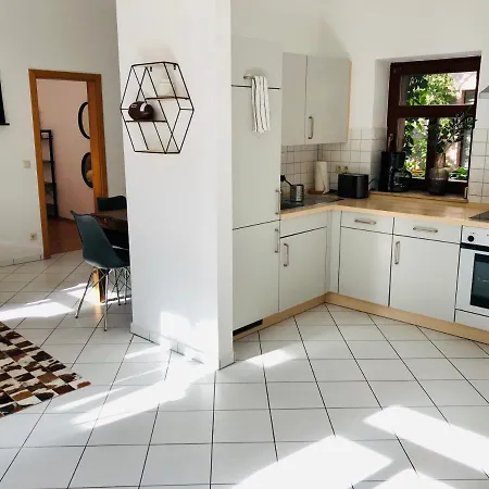 Mit Terrasse In Zwingernaehe - Hilger *