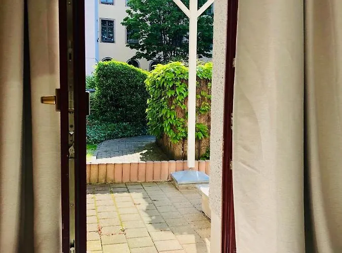 Mit Terrasse In Zwingernaehe - Hilger Drezda