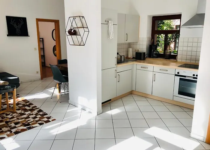 Mit Terrasse In Zwingernaehe - Hilger *